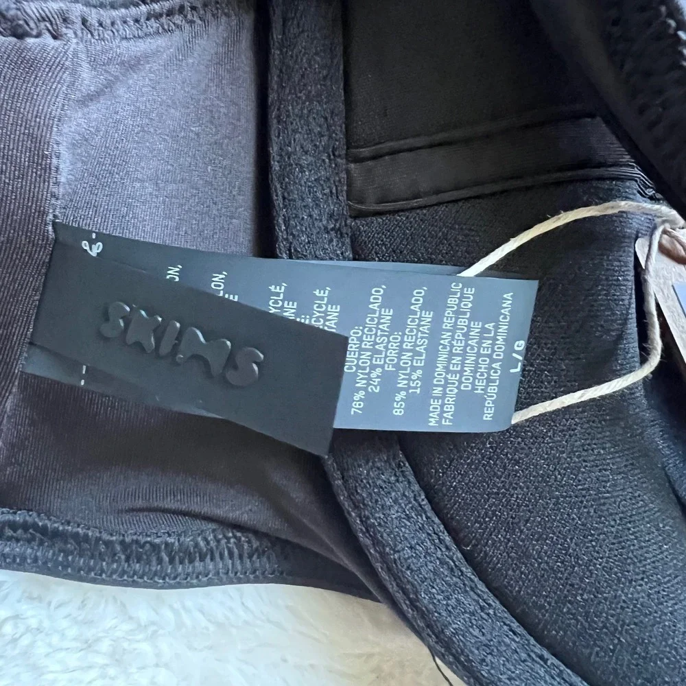 SKIMS‎ Signature Swim Strapless Underwire Top Onyx Black BT-BAN-7489W Large NWT
